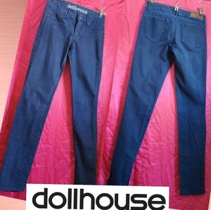 Dollhouse Skinny jegging jeans lots of stretch, Junior's Size 5 but run Small